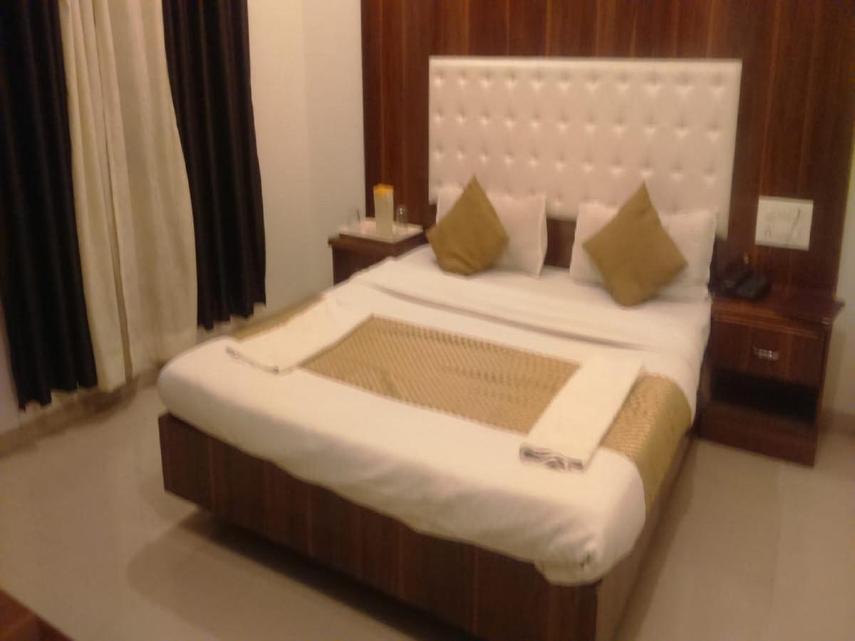 שירדי Hotel Shri Krishna מראה חיצוני תמונה